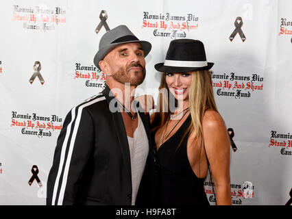 Los Angeles, California, USA. 4th November, 2016 Pinz Bowling center hosted the Bowl 4 Ronnie celebrity fund raiser Stock Photo