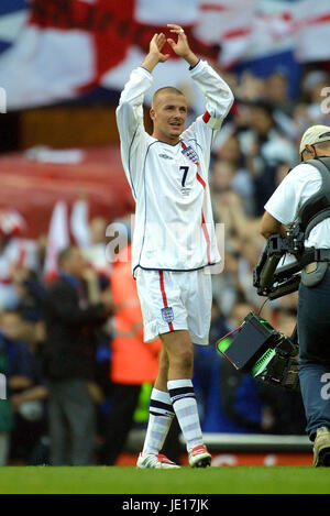 DAVID BECKHAM ENGLAND V GREECE OLD TRAFFORD MANCHESTER 06 October 2001 Stock Photo