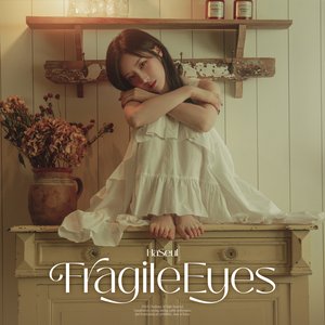 “Fragile Eyes”的封面