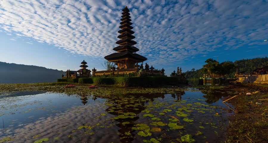  4K  Timelapse Movie Sunrise Of Pura Ulun Danu Bratan Temple  