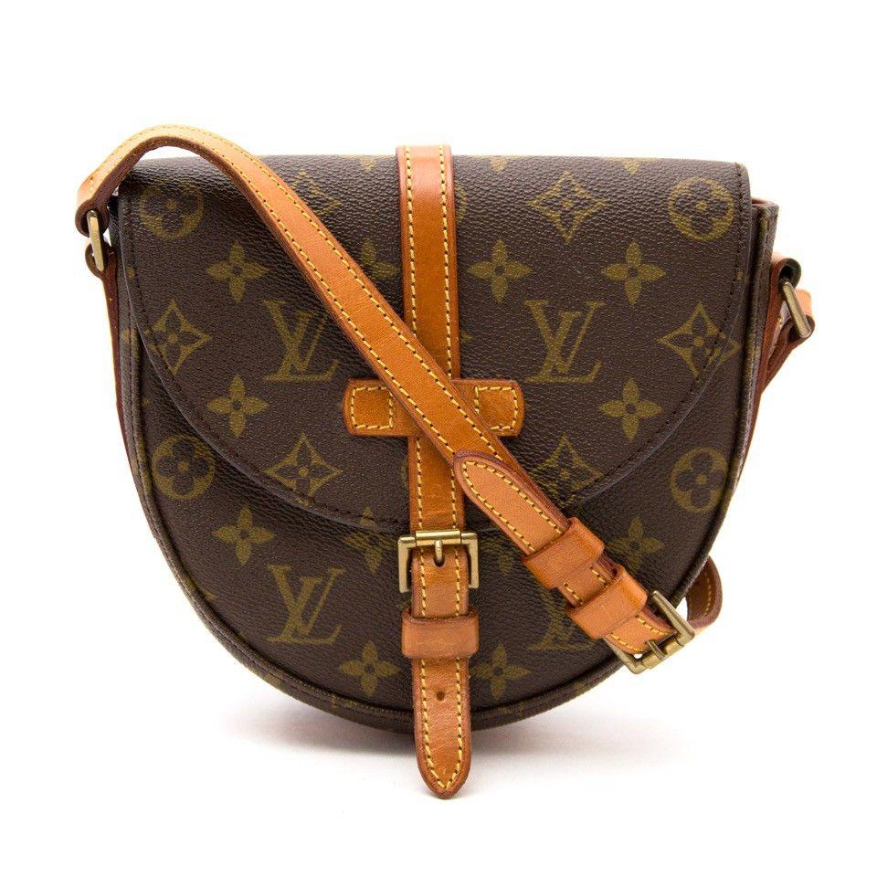 Small Louis Vuitton Logo - Labellov Louis Vuitton Small Cross Body Bag ○ Buy and Sell ...