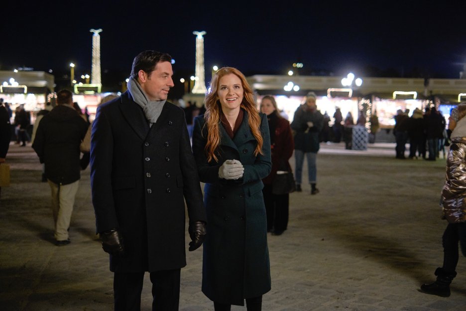 Sarah Drew and Brennan Elliott in Christmas in Vienna (2020)