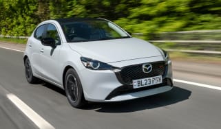 Mazda 2 - front tracking