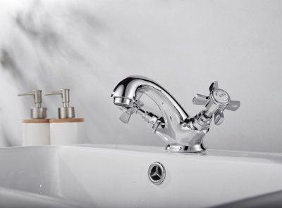 VURTU Bensham Basin Mixer, 1/4 Turn, Single Lever Ceramic Disc, High/ Low Water Pressure, 115(H) x 57(W), Chrome, 641586