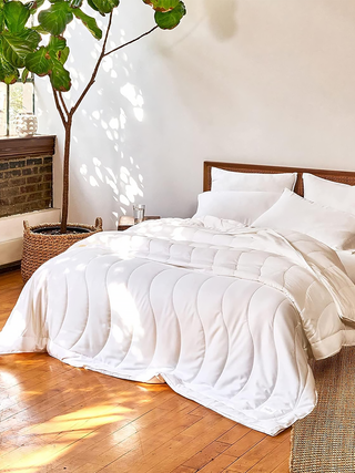 Buffy Breeze Lightweight Comforter