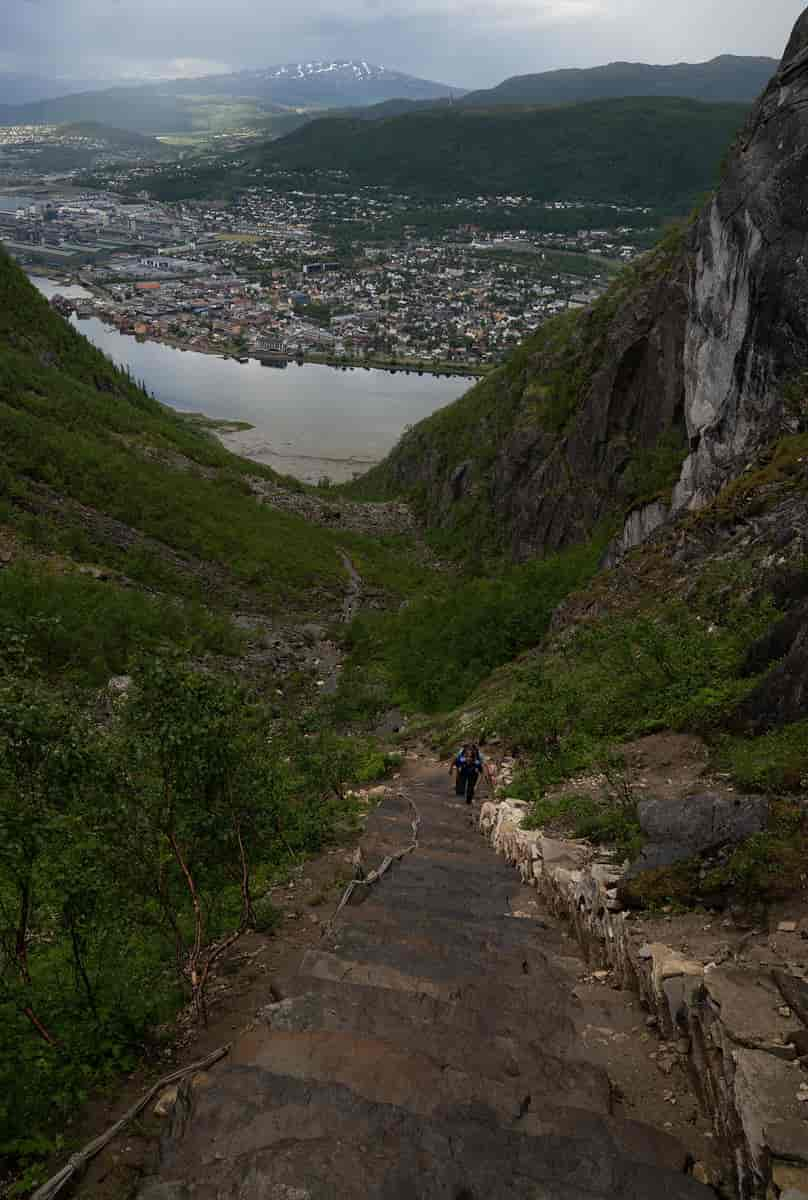 Helgelandstrappa, åpnet av dronning Sonja i 2019.