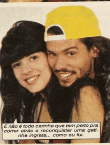 a picture of a man and a woman with a caption that says e não e todo carinha que tem peito pra correr