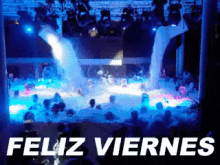 Feliz Viernes Fiesta Con Espuma GIF