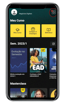 a phone screen shows a screenshot of the meu curso website