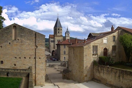 Cluny abbey private guided tour with your official tour guide !