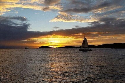 Sunset Sail with Cocktails and Starters