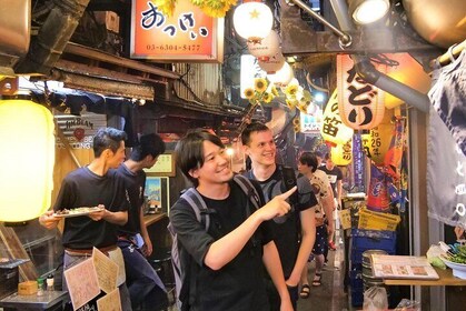 Tokyo Bar Hopping Night Tour in Shinjuku