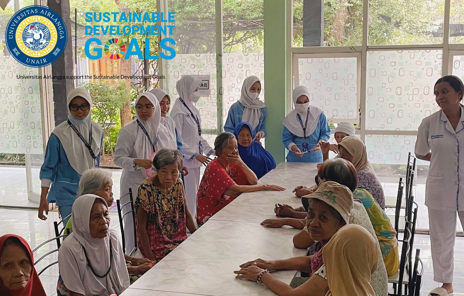 Terapi Aktivitas Kelompok “Mewarnai Gambar dengan Pasir Warna”