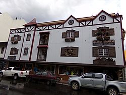 Archivo:Galeria Temática Ushuaia, ARG