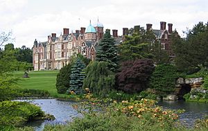 Archivo:Sandringham House garden