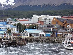 Archivo:Puerto de Ushuaia 44