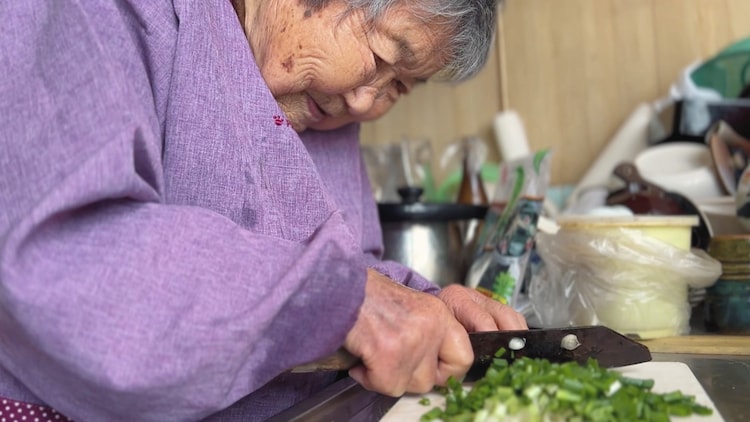 現在104歳、石井哲代さんのご機嫌な一人暮らしを見つめたドキュメンタリー映画