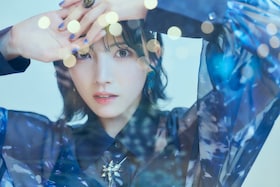 岡田奈々 2ndアルバム「Contrust」インタビュー｜歌と詞でさらけ出す自らの“明”と“暗”