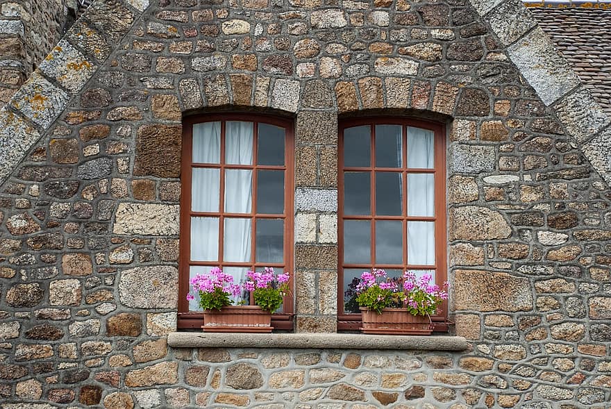 castillo, fortaleza, verano, medieval, Francia, Bretaña, Normandía, ventana, las flores, antepecho