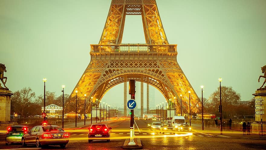 Eiffelturm, Langzeitbelichtung, Beleuchtung, Bewegung, Dämmerung, Stadt, städtisch, Paris, Frankreich, Symbol, der Verkehr