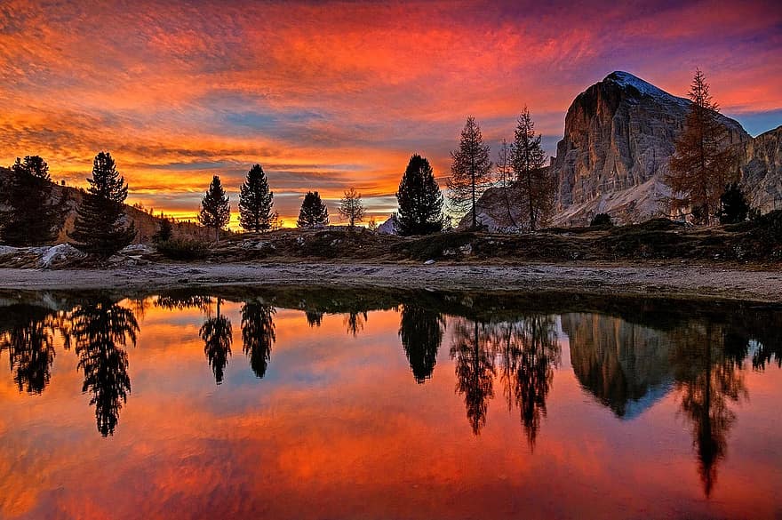 lago di limides, dolomites, alpine, italy, mountains, sunrise, reflection, waters, dawn, sky, clouds form