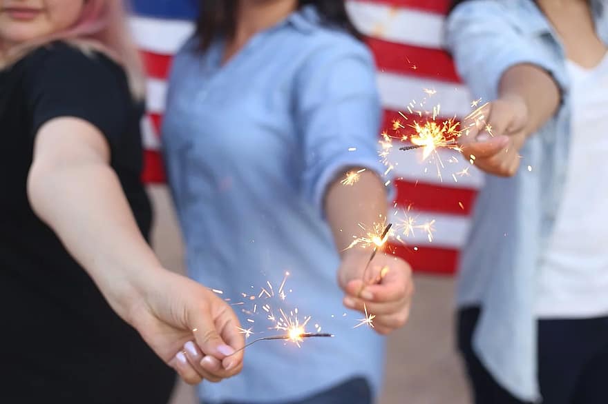 sparklers, palaa, ilotulitus, antaa potkut, valo, kipinä, juhla, kirkas, hauska, juhlia, hehkuva