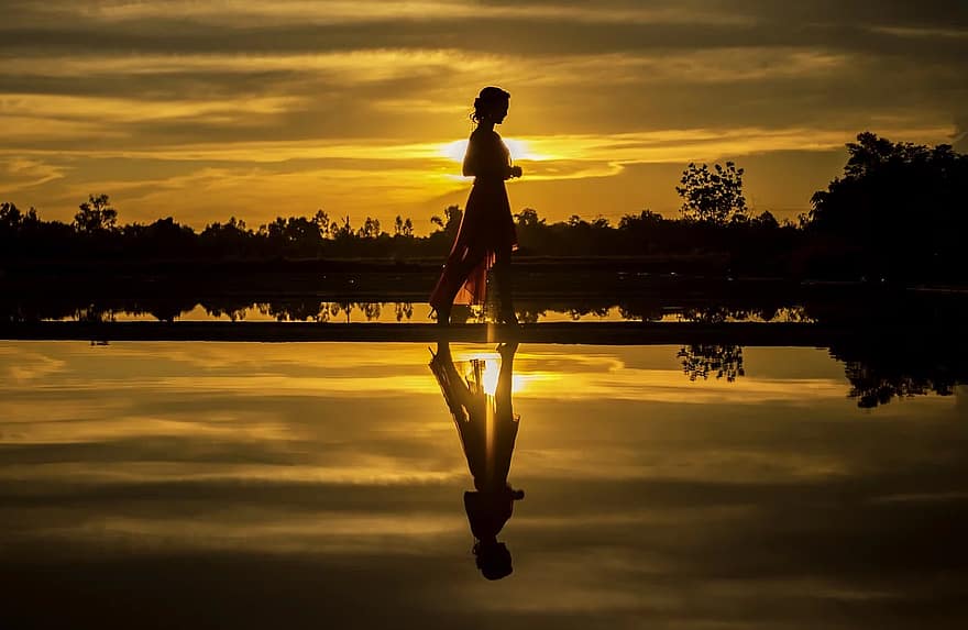 beach, coastline, dawn, girl, human, nature, outdoor, shadow, silhouette, horizon, sunlight