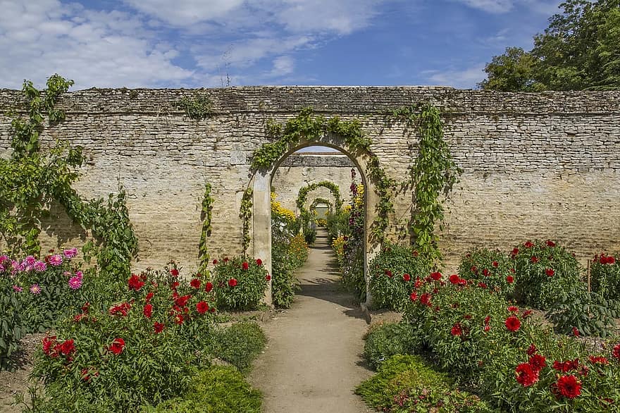 el castillo de canon, jardín, mezidon-canon, el departamento de calvados, Normandía, Francia