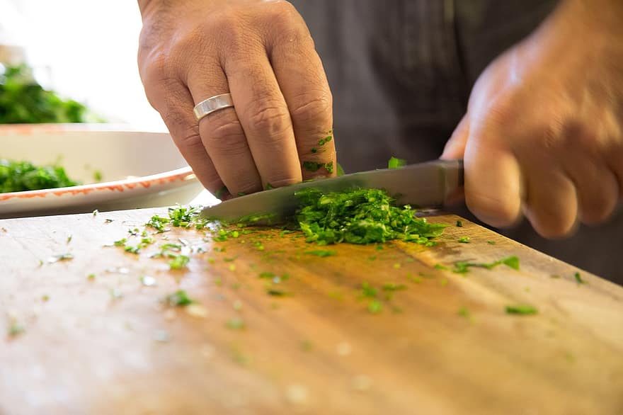 kesmek, Gıda, yemek pişirme, yemek, mutfak, kesme, tablo, kişi, ahşap, malzemeler, kesme tahtası