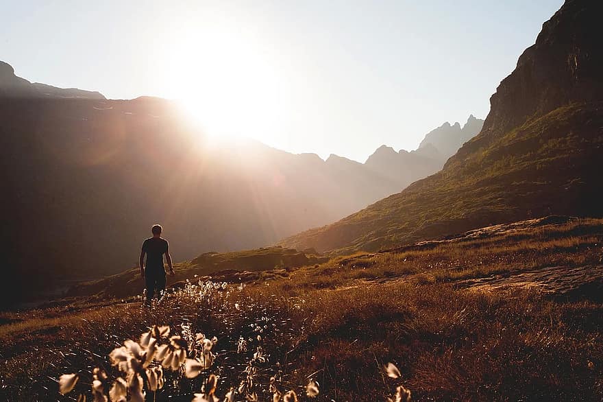 naturaleza, montañas, excursionismo, al aire libre, paisaje, aventuras, luz del sol, deslumbrante, brillante, iluminar desde el fondo, persona