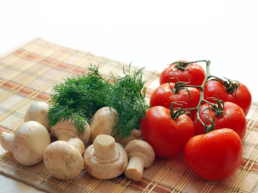 champignons, tomaten, groenten, voeding, lekker, voor fijnproevers, smaak, groente, rustiek, heerlijk, veganistisch