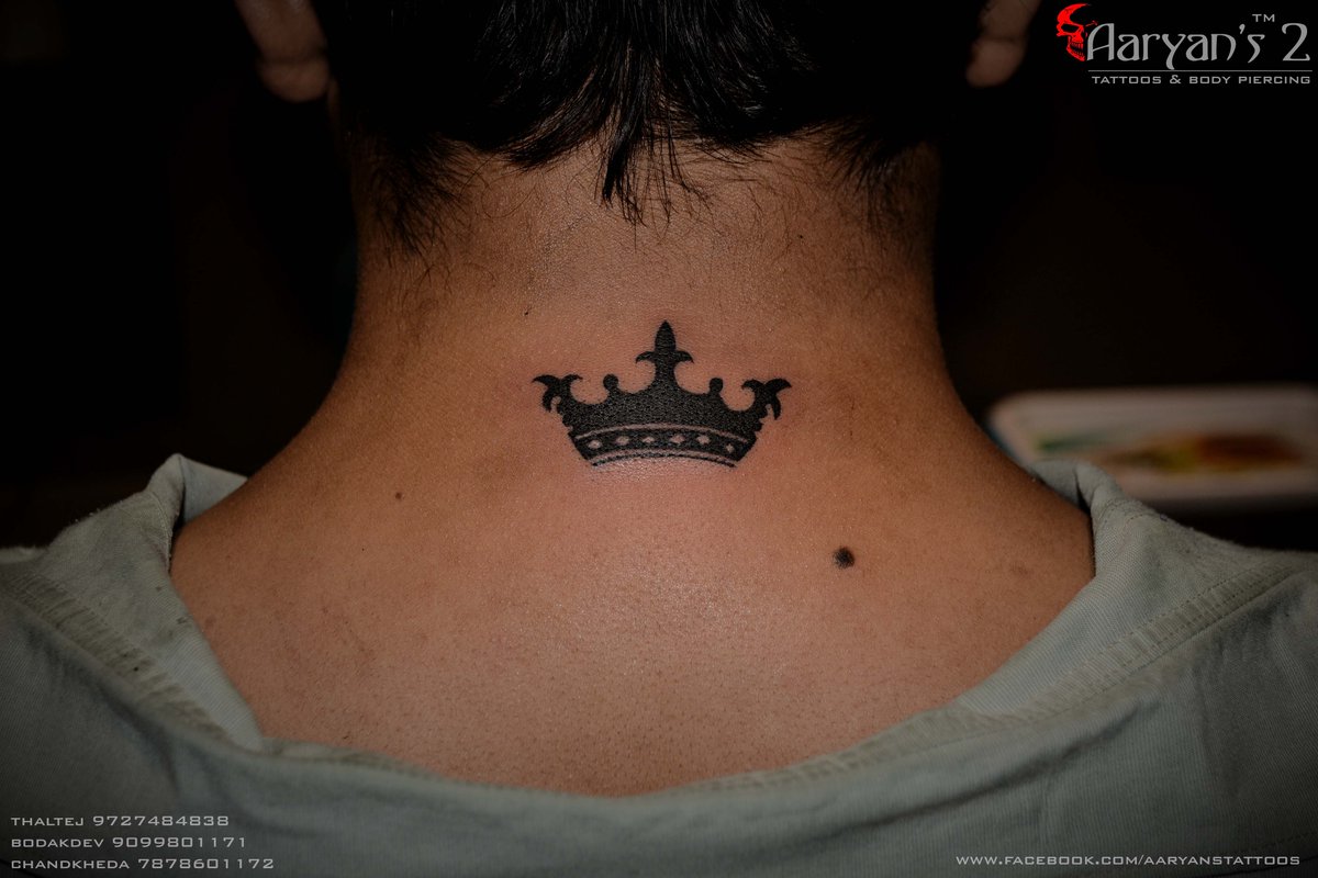 Update 87+ king crown small tattoo best - in.coedo.com.vn