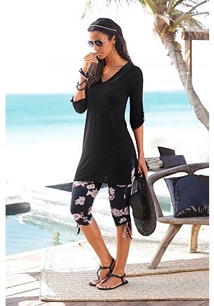 Floral Capri Leggings product image (X38034)