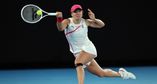 [1] Iga Swiatek d. Danielle Collins 6-4, 3-6, 6-4, Australian Open R2 (3:14). Swiatek came from 3-1 down in the first set and 4-1 down in the third to triumph in her longest Grand Slam match to date.