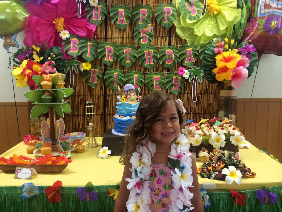 Luau / Hawaiian Birthday Party Ideas | Photo 1 of 37 | Catch My Party