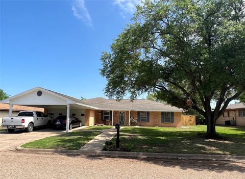 1104 Briarwood St, Mexia, TX 76667 | 23 Photos | MLS #20297377 - Movoto