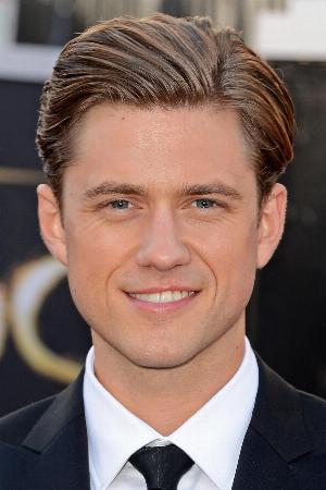 Aaron Tveit