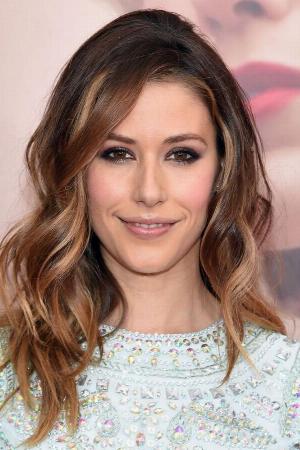 Amanda Crew