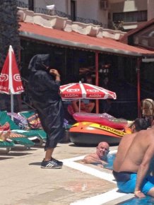 A Turkish Hotel Employee Dressed Up As ISIS And Terrified Tourists