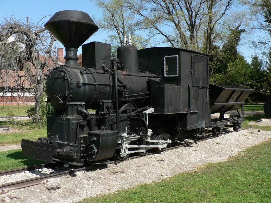 Black steam locomotive free image download