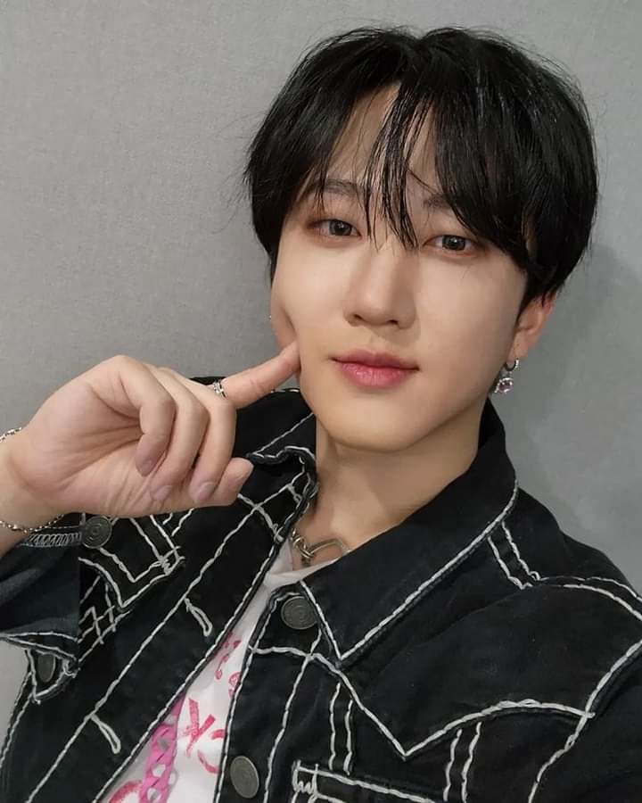 Actualización de Changbin en Instagram.💕 | •Stray Kids• Amino