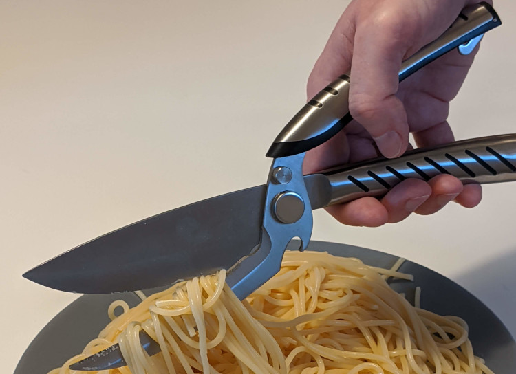 spaghetti-cutter