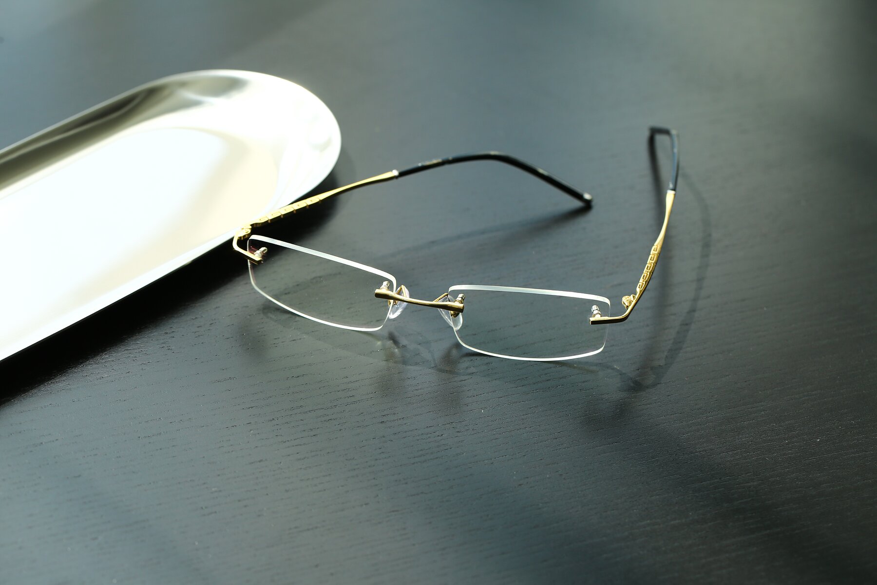 Men's lifestyle photography #2 of 58076 in Gold with Clear Eyeglass Lenses