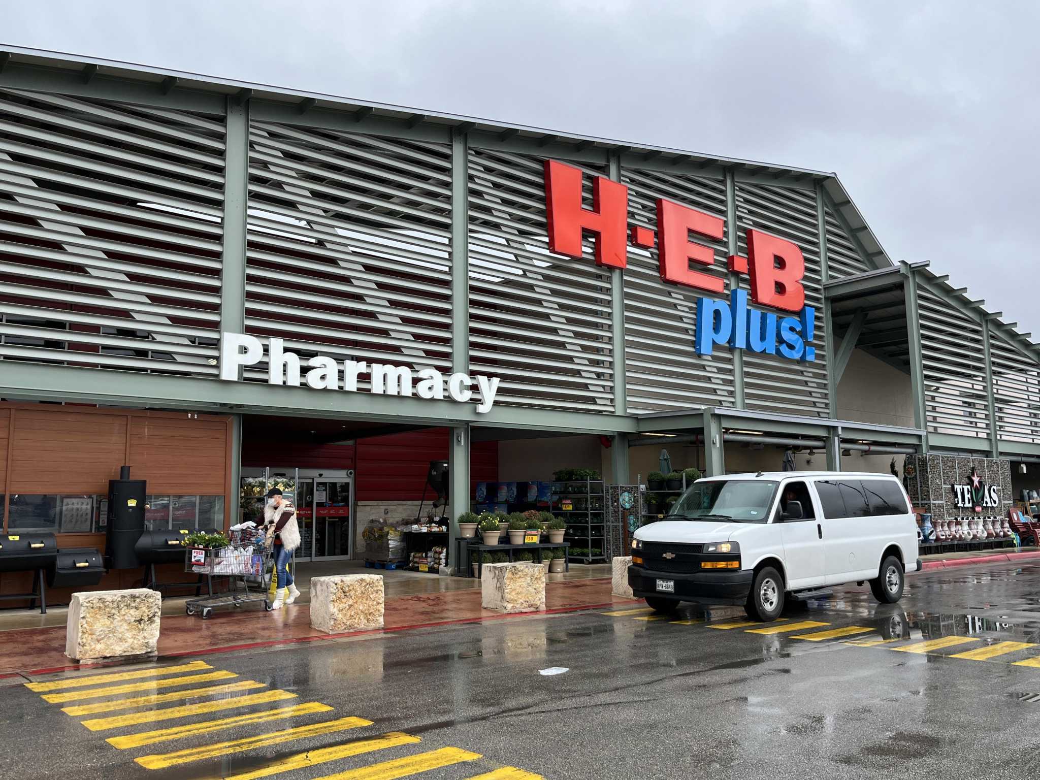 HEB did more: San Antonio food giant's 25 biggest events in 2022 ...