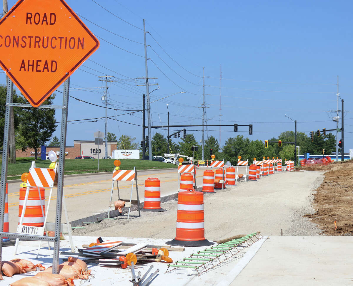 IDOT crews work on Meridian Road