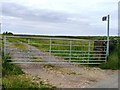 SE1012 : Gated entrance to footpath by Christine Johnstone