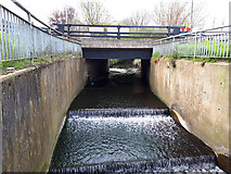 SE2533 : Cascade into Farnley reservoir, looking up, low flow by Stephen Craven