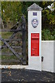 SX4952 : Victorian postbox, Hexton by N Chadwick