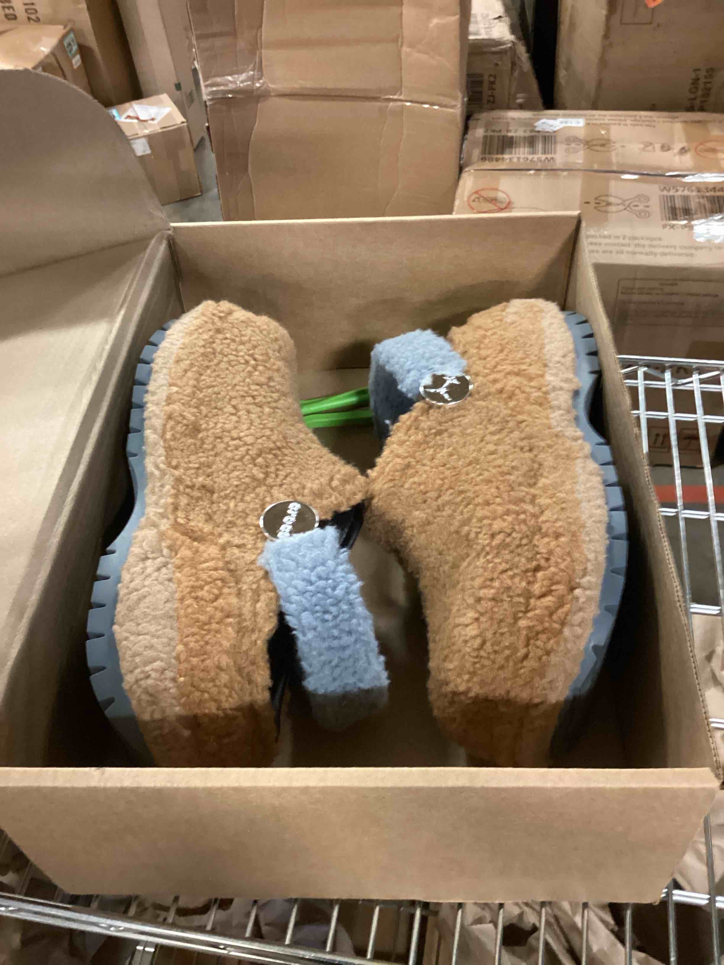 *Brand New* Crocs For The Whole Family At Crdeals Springdale-Cincinnati! 