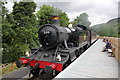 SJ0843 : Locomotive 5199 arriving at Dwyrain Corwen East on the Llangollen Railway by Jeff Buck